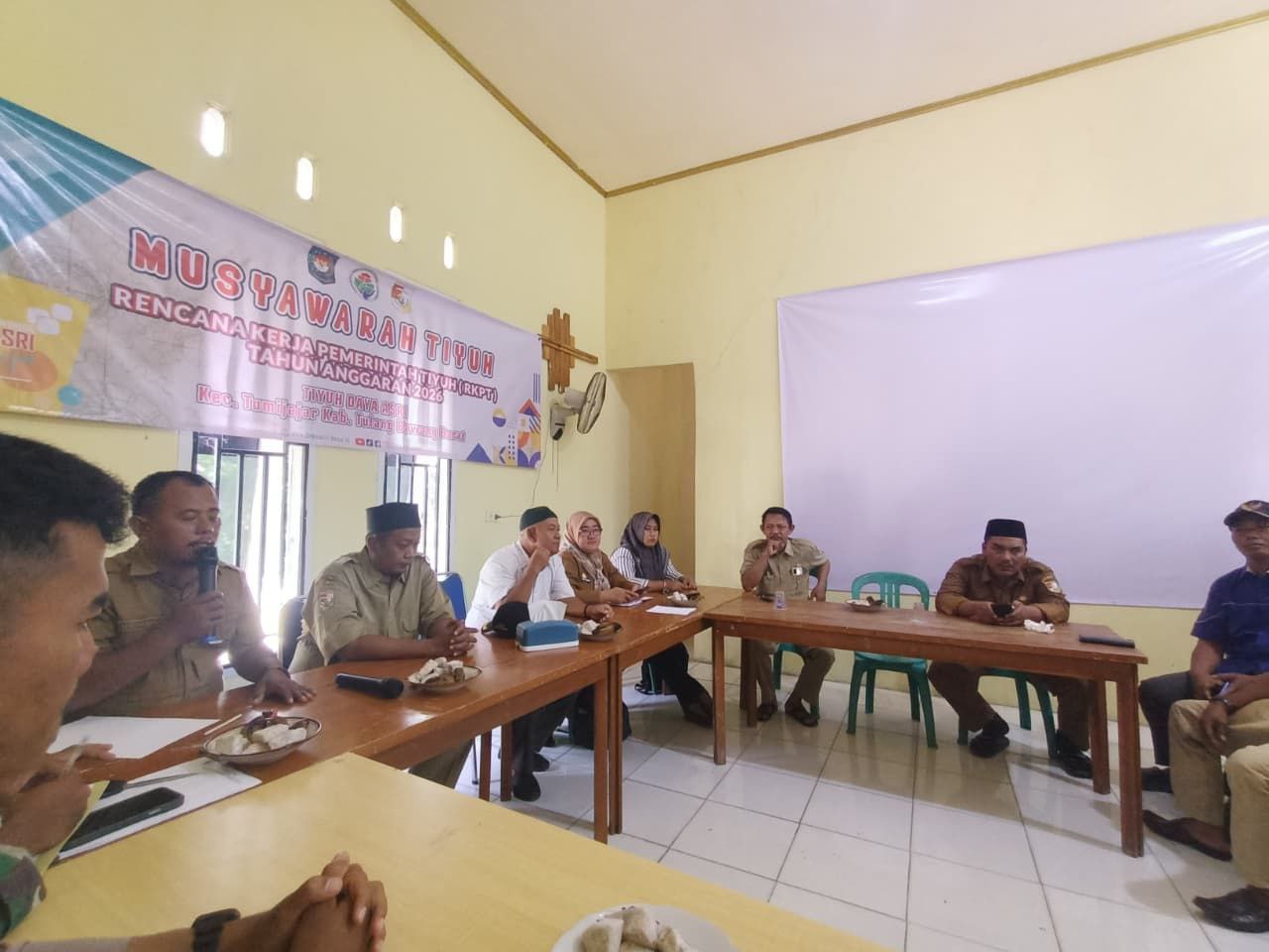 photo_6091325801665071983_y