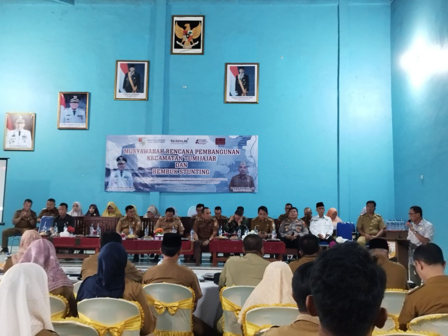JAJARAN PEMERINTAH TIYUH DAYA ASRI MENGHADIRI KEGIATAN MUSRENBANG TINGKAT KECAMATAN TUMIJAJAR TAHUN ANGGARAN 2025 BERTEMPAT DI TIYUH MAKARTI