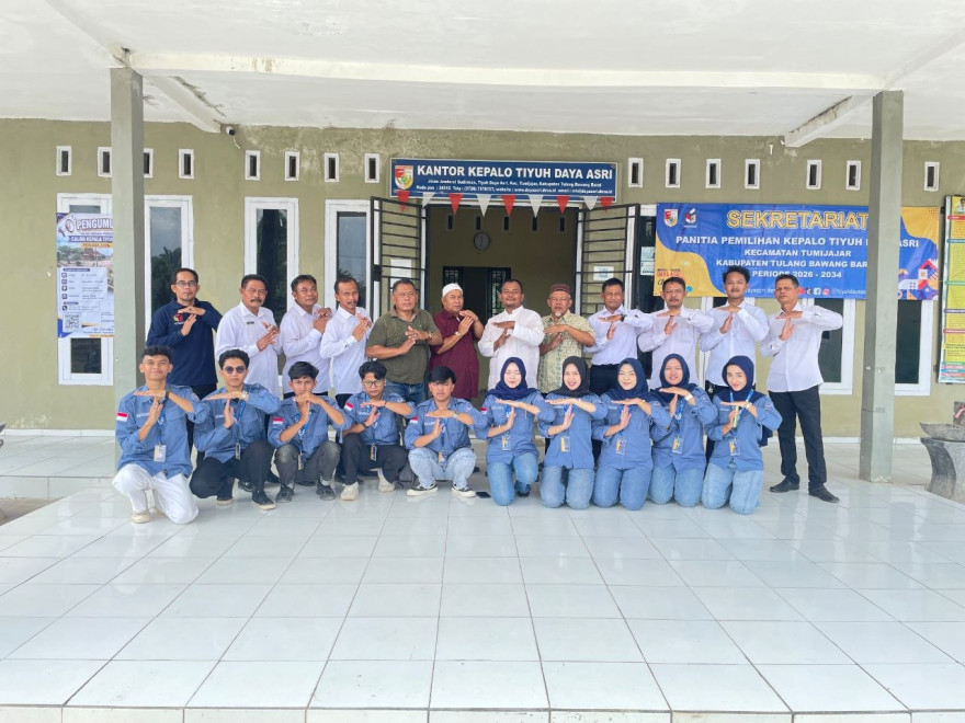 MAHASISWA KKN KELOMPOK 42 UNIVERSITAS MUHAMMADIYAH METRO RANCANG DESAIN CAFE BUMDES UNTUK TINGKATKAN PEREKONOMIAN TIYUH DAYA ASRI